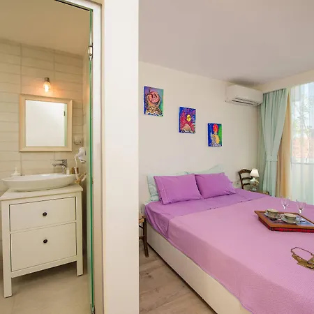Destina Hotel 2*