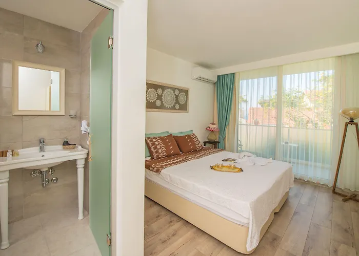 Отель Destina 4*